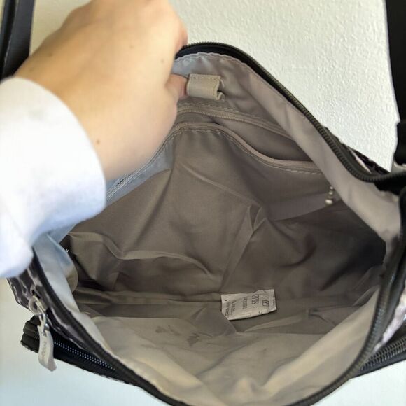 Baggallini Cheetah Crossbody Bag Print Black and Gray Travel Pockets Zipper - Picture 3 of 7